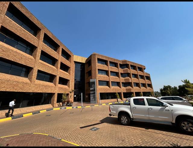 332M² OFFICE TO LET IN SANDTON CENTRAL